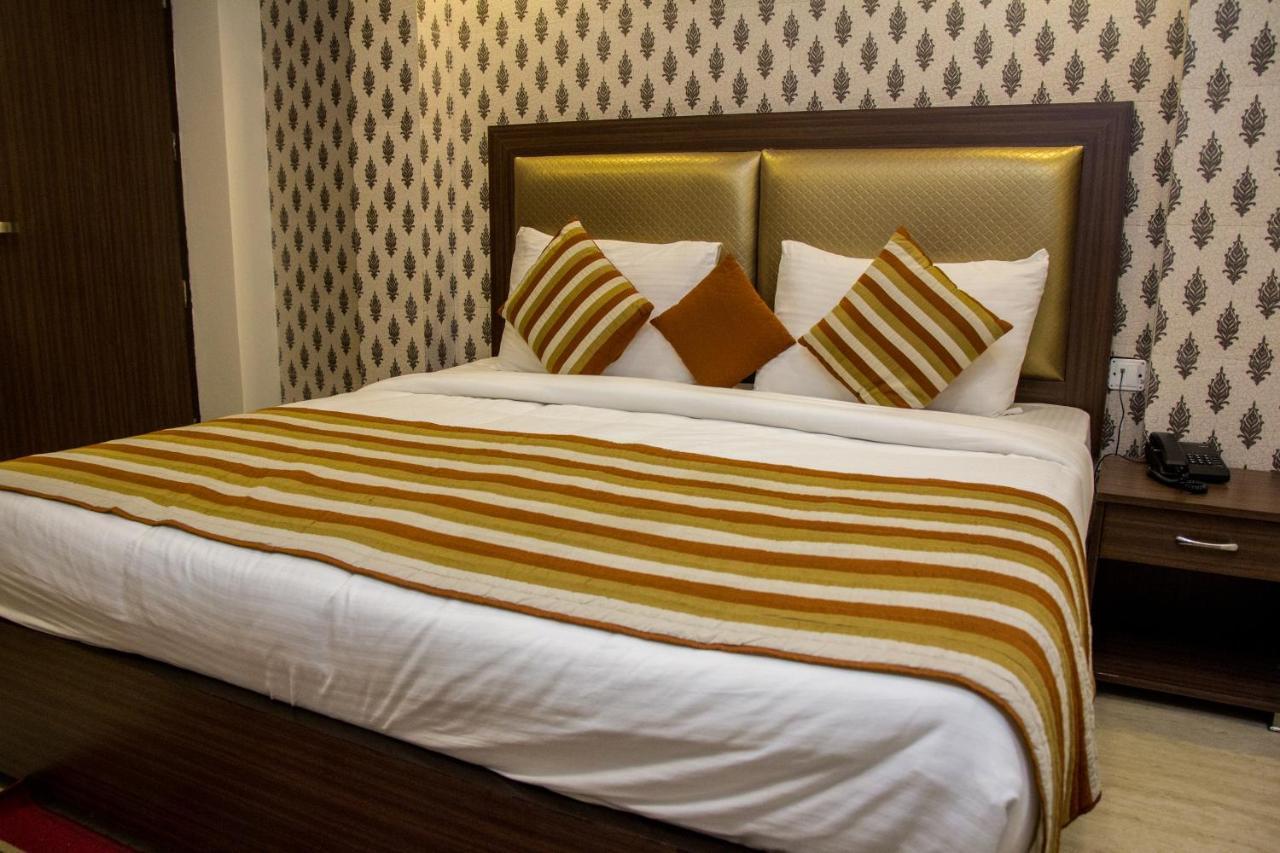 Hotel Pawan Plaza Near Sir Ganga Ram Hospital Delhi  Dış mekan fotoğraf