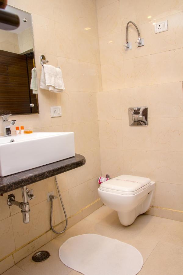 Hotel Pawan Plaza Near Sir Ganga Ram Hospital Delhi  Dış mekan fotoğraf