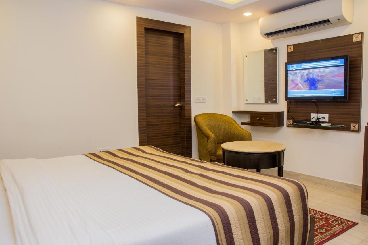 Hotel Pawan Plaza Near Sir Ganga Ram Hospital Delhi  Dış mekan fotoğraf