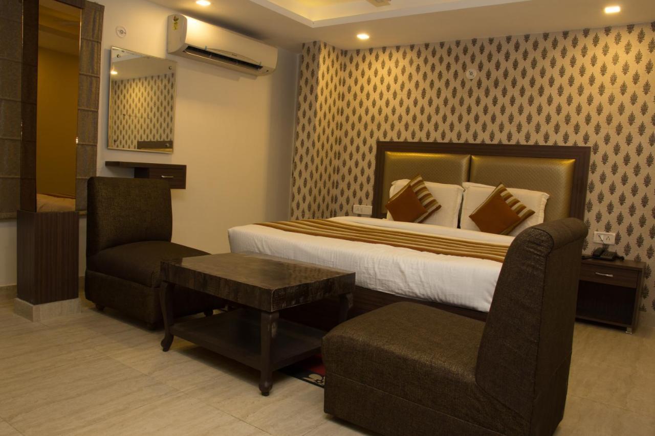 Hotel Pawan Plaza Near Sir Ganga Ram Hospital Delhi  Dış mekan fotoğraf