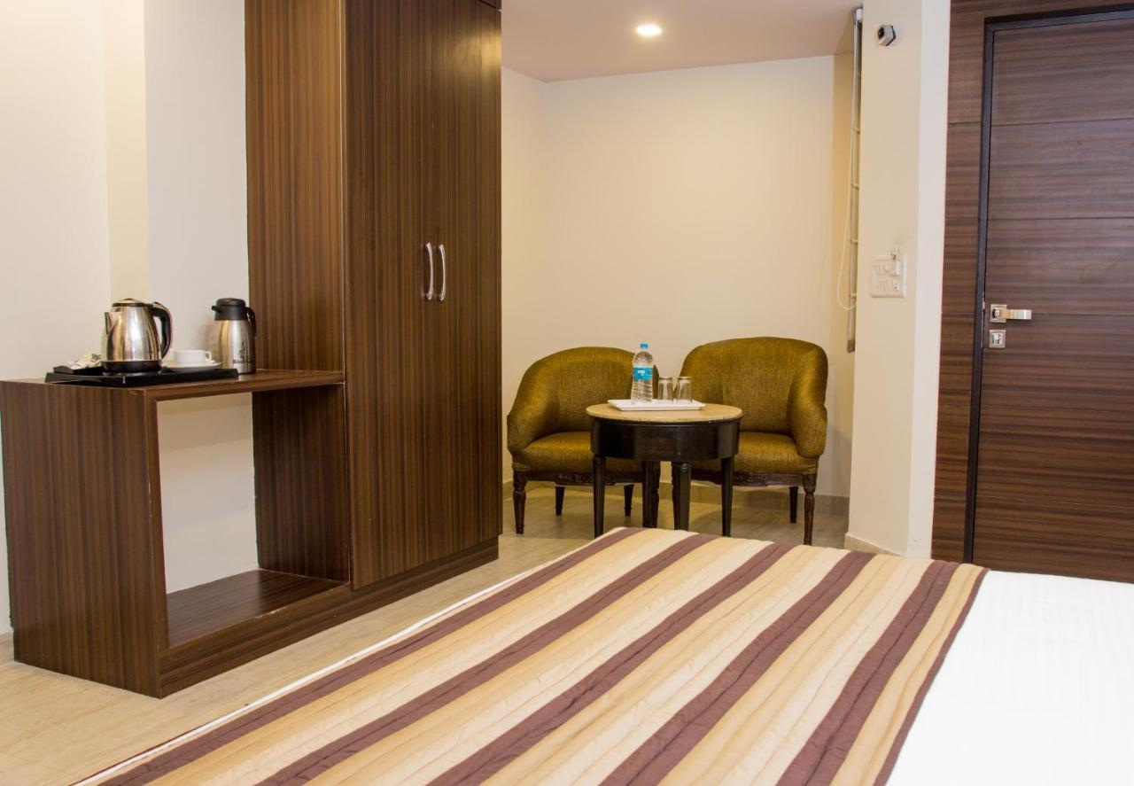 Hotel Pawan Plaza Near Sir Ganga Ram Hospital Delhi  Dış mekan fotoğraf
