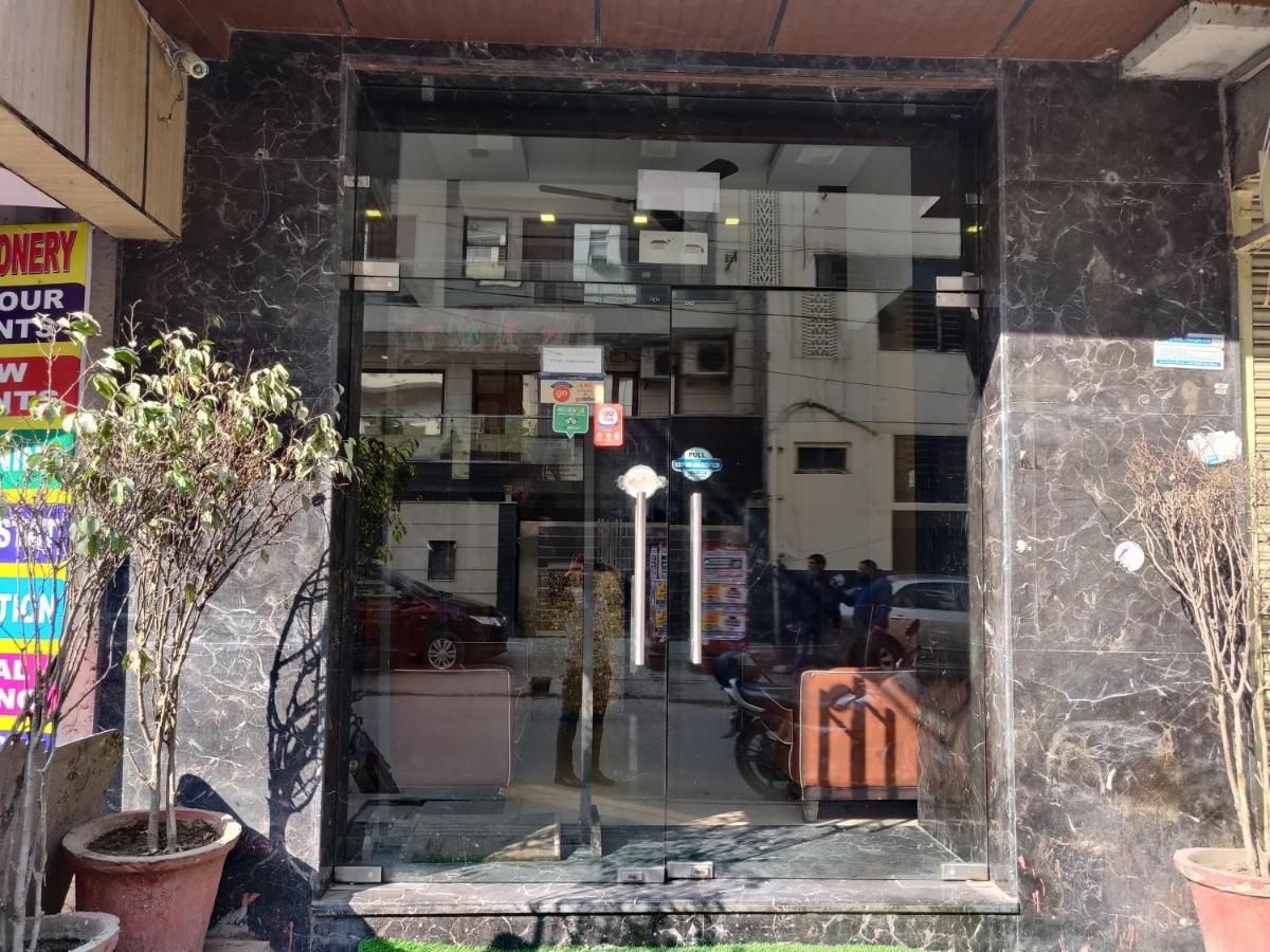 Hotel Pawan Plaza Near Sir Ganga Ram Hospital Delhi  Dış mekan fotoğraf