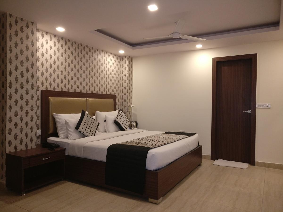 Hotel Pawan Plaza Near Sir Ganga Ram Hospital Delhi  Dış mekan fotoğraf